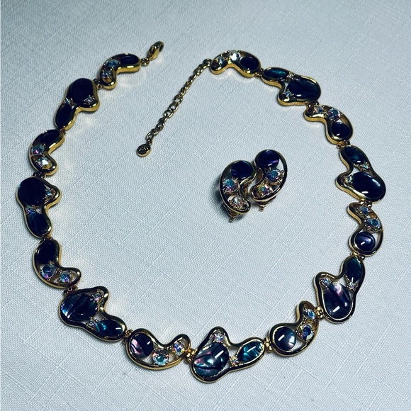 Vintage Butler necklace & clip on earrings. Gold tone. purple & blue. Gorgeous! - Picture 12 of 13